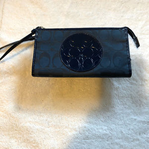 NWOT Coach Signature Clutch Wallet